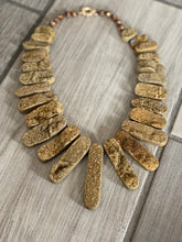 Load image into Gallery viewer, The Golden Queen Necklace
